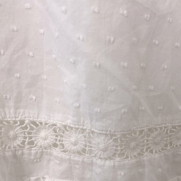 Old Navy White Textured Tank Top with Lace and Adjustable Straps (Size XL - 14) - Picture 6 of 9